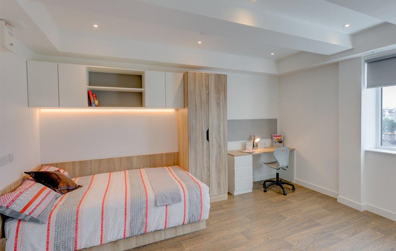 Notte Street, The Hoe, Plymouth - Image 1